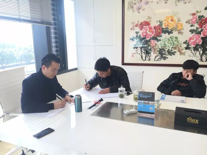 热烈祝贺刘总签约创绿家连云港市县级代理！